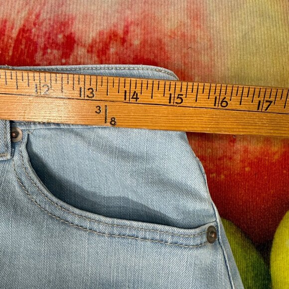 No Boundaries Womens Size 11 Blue High Rise Denim Cuffed Shorts Light Wash - Picture 4 of 8